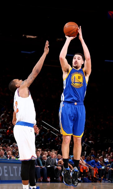 Thompson, Green help Warriors blow out Knicks, 116-95